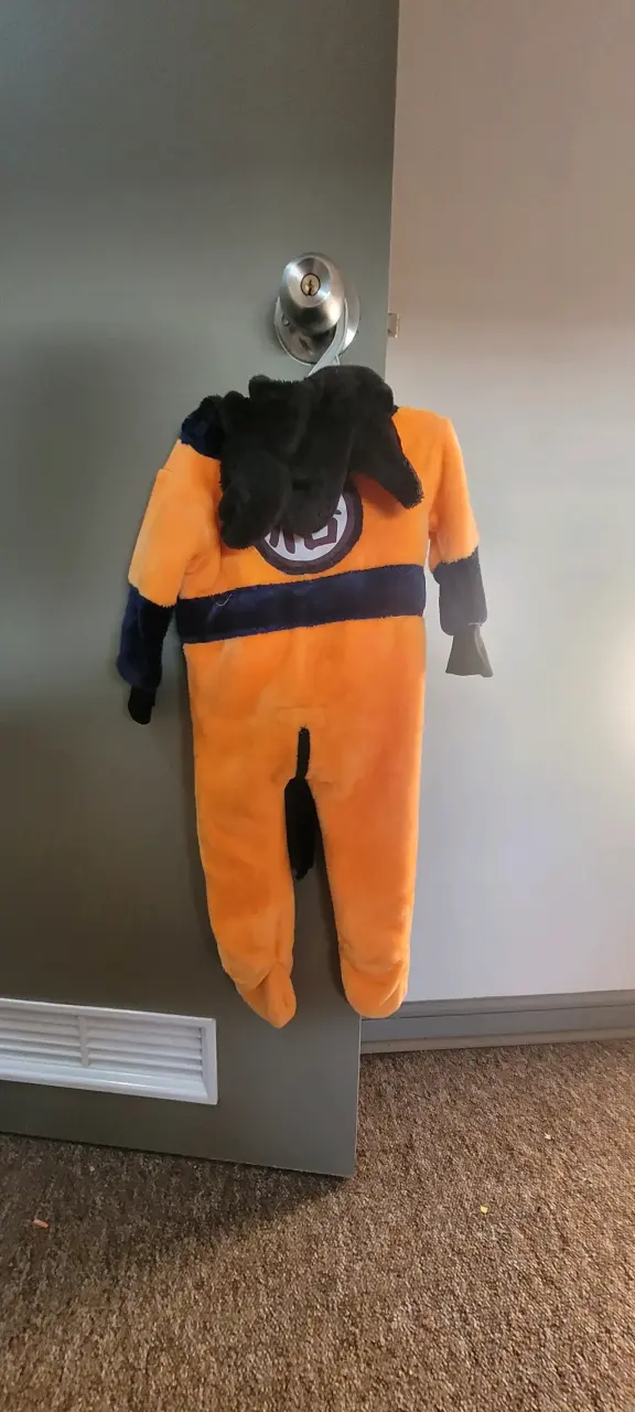 Disfraz infantil de goku y dinosaurio - 2