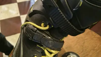 Patines Rollerblade negros y amarillos - miniatura 2