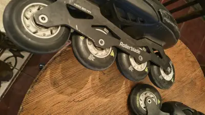 Patines Rollerblade negros y amarillos - miniatura 3