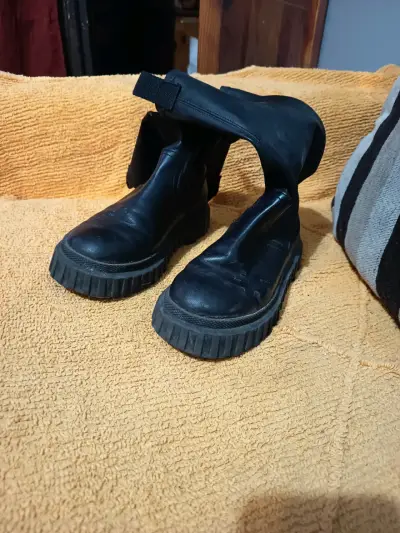 Botas de cuero negras - miniatura 4