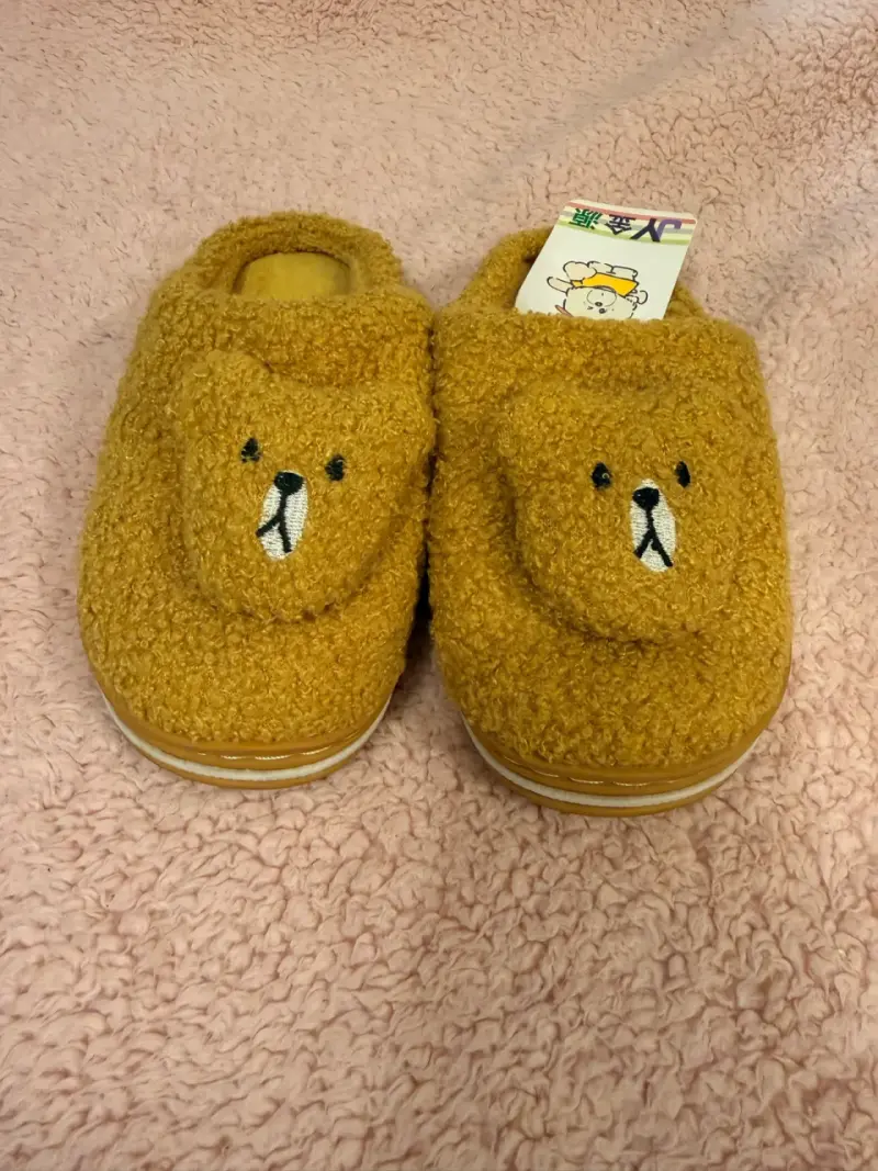 Pantuflas amarillas peluche oso - 2