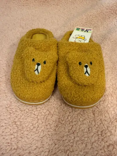 Pantuflas amarillas peluche oso - miniatura 2