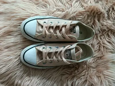 Zapatillas rosas brillantes Converse - miniatura 4