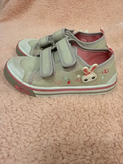 Zapatillas infantiles con diseño de conejo - miniatura 1