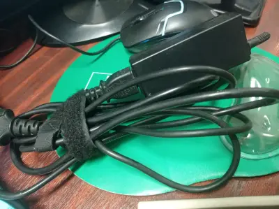 Cargador HP portátil original - miniatura 2