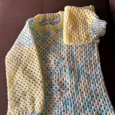 Suéter tejido a crochet multicolor - miniatura 2