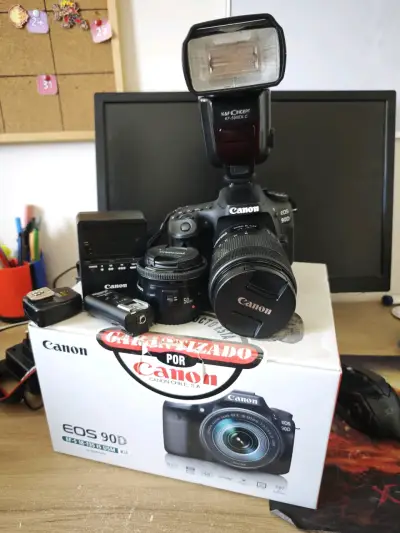 Cámara Canon EOS 90D con accesorios - miniatura 4