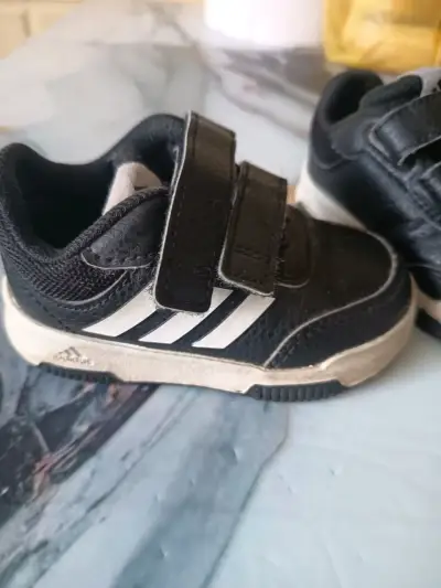 Zapatillas deportivas negras para niños - miniatura 2