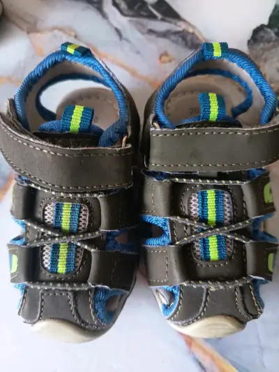 Sandalias infantiles color verde y azul - miniatura 3