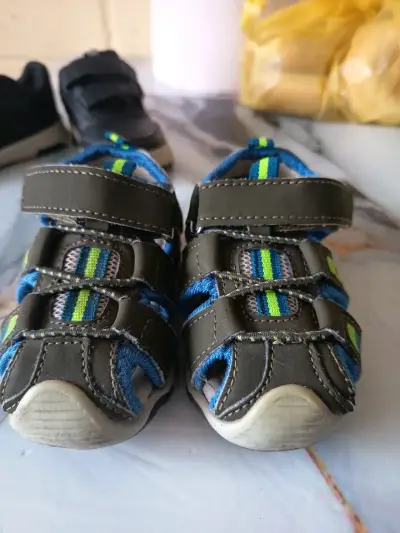 Sandalias infantiles color verde y azul - miniatura 4