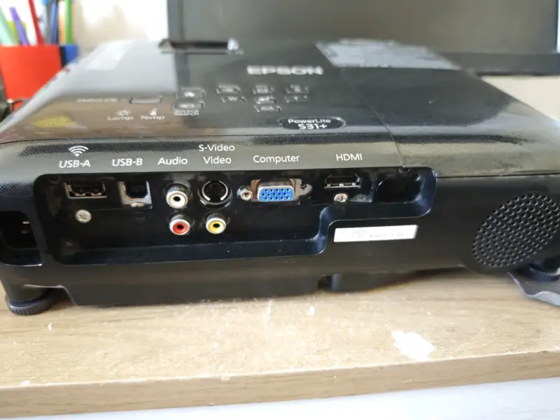 Proyector Epson HDMI - 2