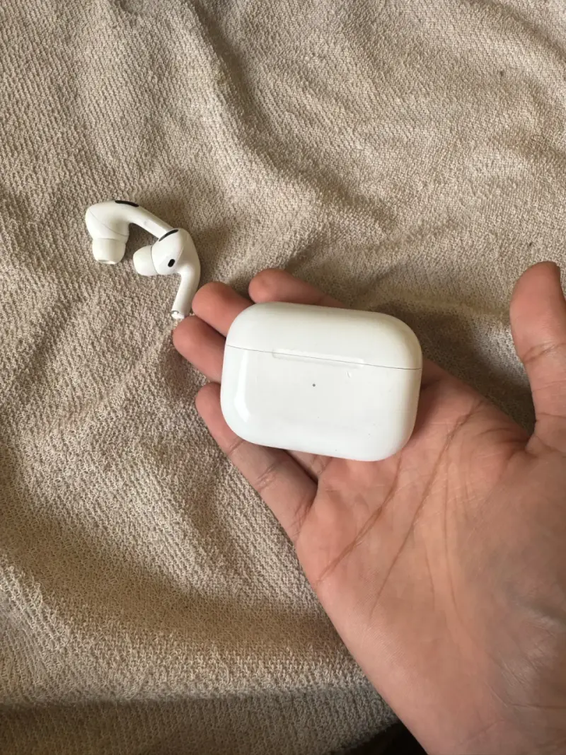 AirPods Pro - 4