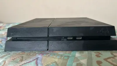 Consola PlayStation 4 con juegos - miniatura 2