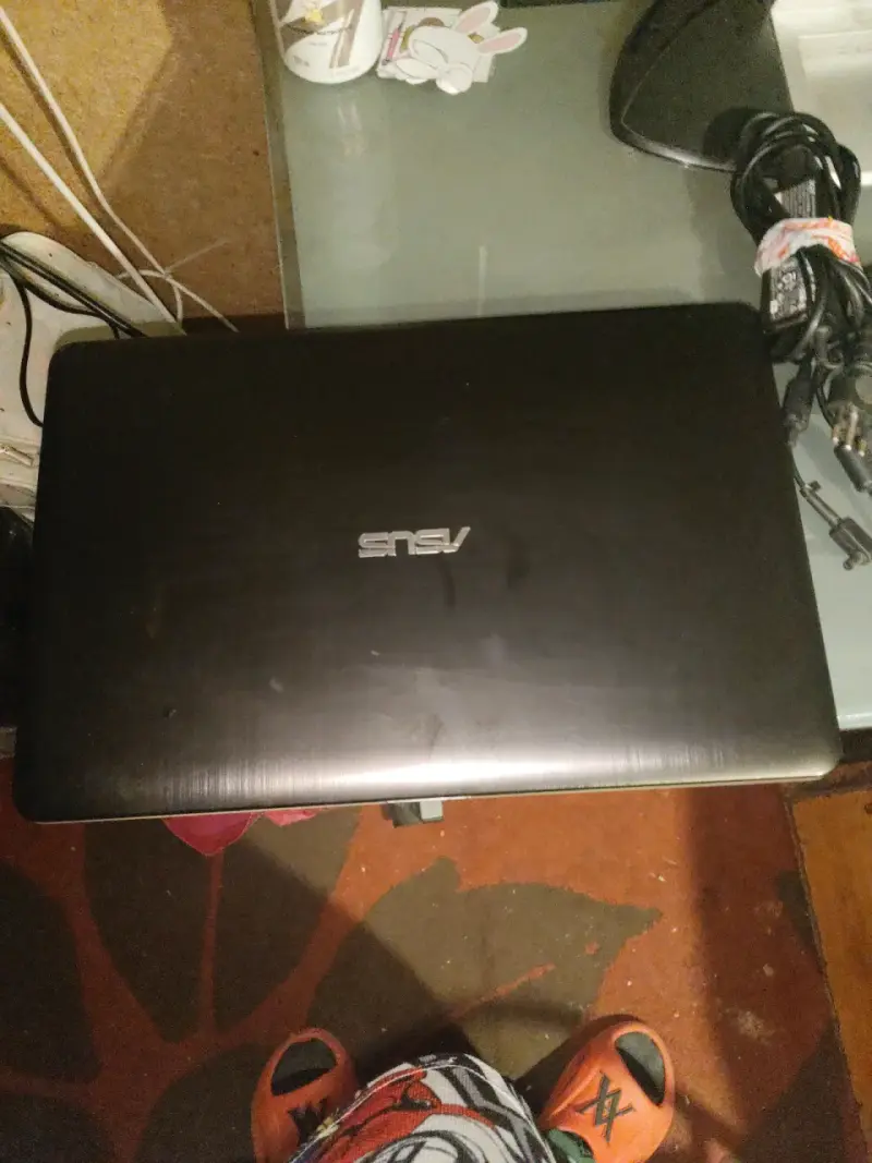 Laptop Asus Intel i3 dorada - 2