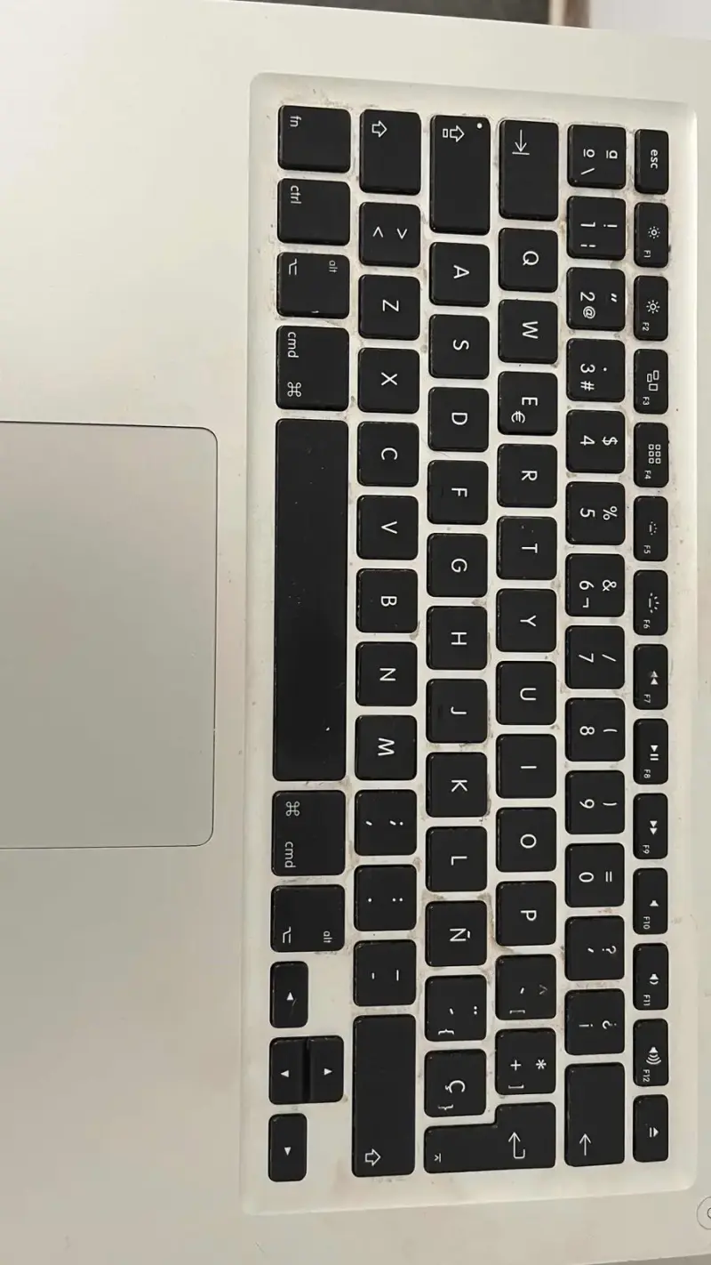 MacBook Pro en buen estado - 4