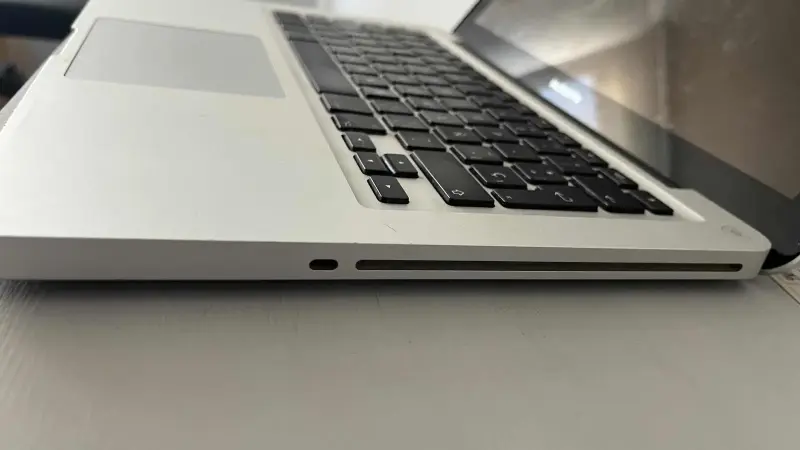 MacBook Pro en buen estado - 6