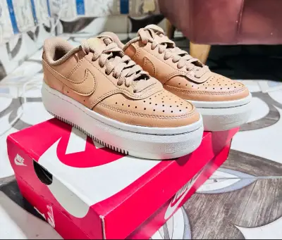 Zapatillas Nike color beige - miniatura 3