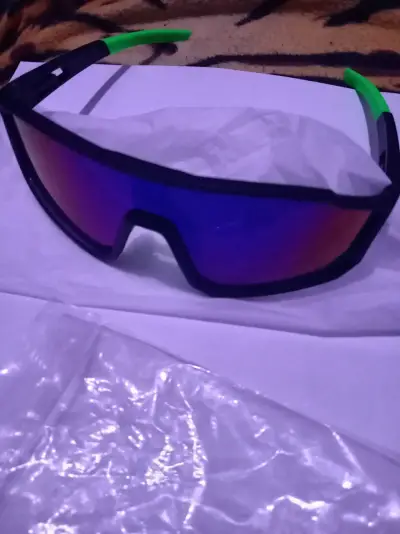 Gafas deportivas de sol polarizadas - miniatura 2