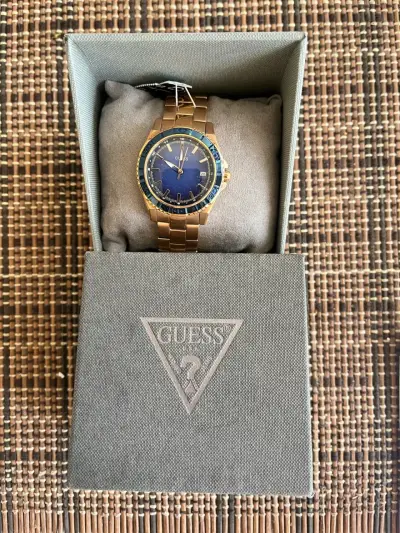 Reloj Guess dorado elegante - miniatura 5