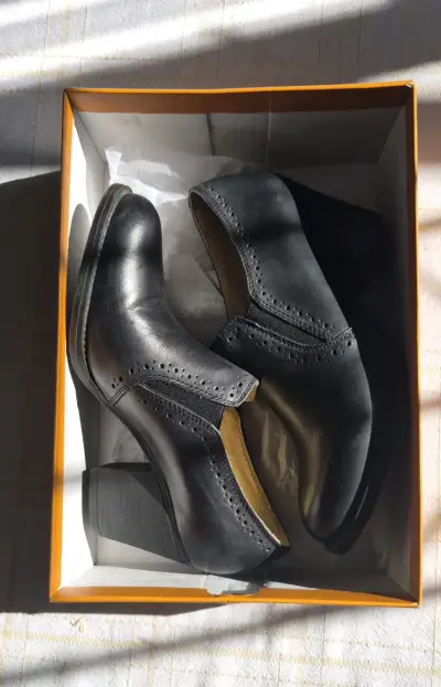 Zapatos negros Carducci de mujer - miniatura 2
