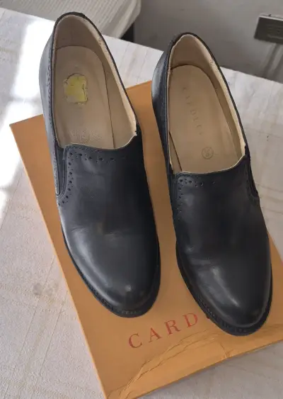 Zapatos negros Carducci de mujer - miniatura 3