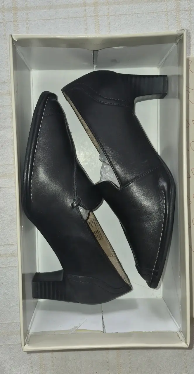Zapatos de tacón negros Bata - 2