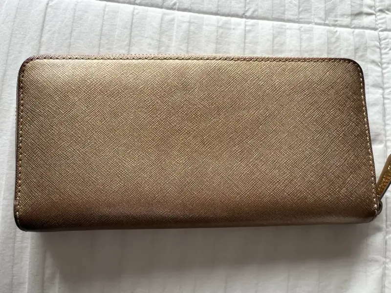 Billetera dorada Michael Kors - 3