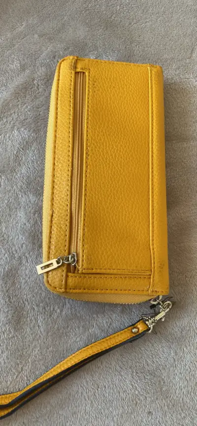 Billetera Guess amarilla - miniatura 2