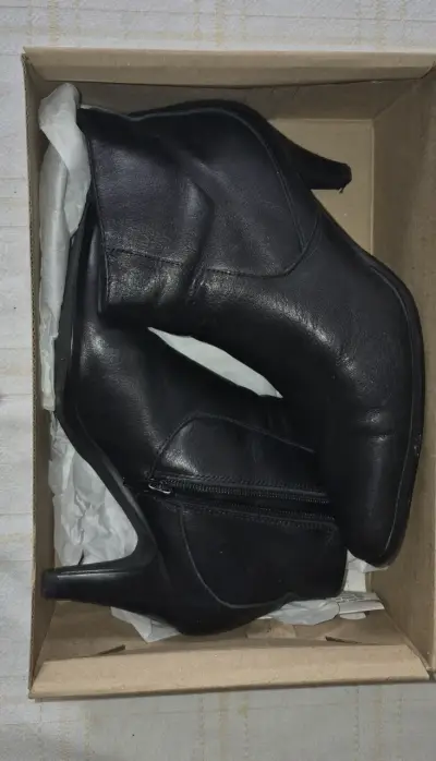 Botines de cuero negros - miniatura 2