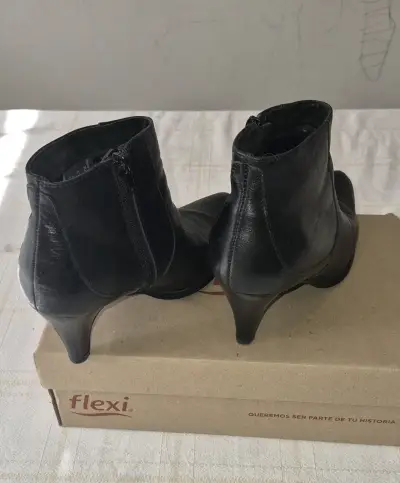 Botines de cuero negros - miniatura 3