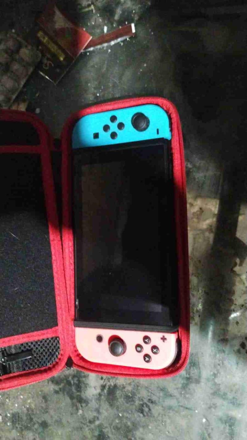 Consola Nintendo Switch neon usada - 4