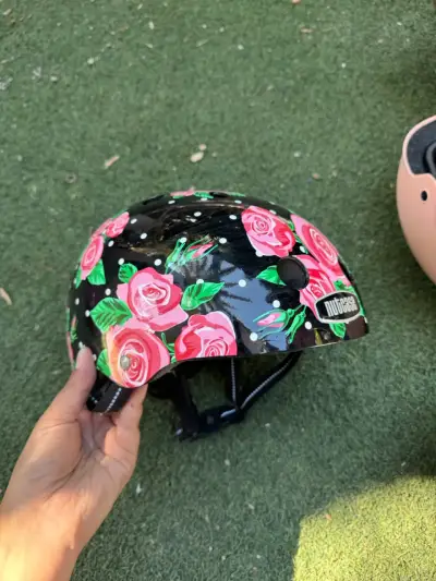 Casco negro de mujer - miniatura 1