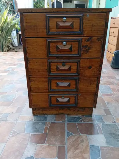 Cómoda de Madera Vintage - miniatura 1