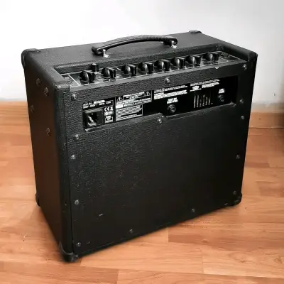 Amplificador VOX Valvetronix usado - miniatura 2