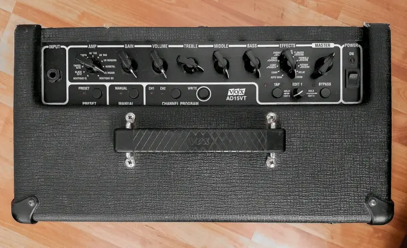 Amplificador VOX Valvetronix usado - 3