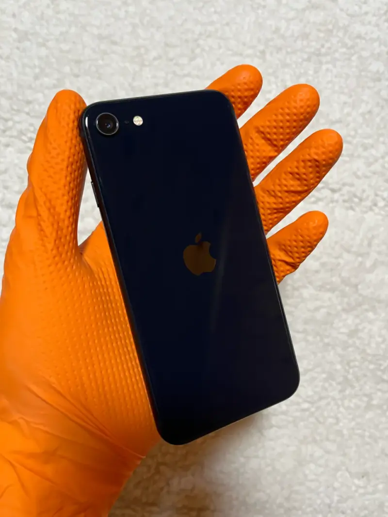 iPhone SE 64GB Negro - 2