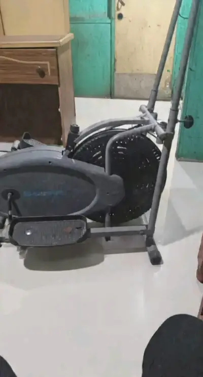 Bicicleta estática elíptica usada - miniatura 1