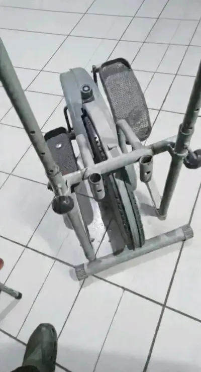 Bicicleta estática elíptica usada - miniatura 2