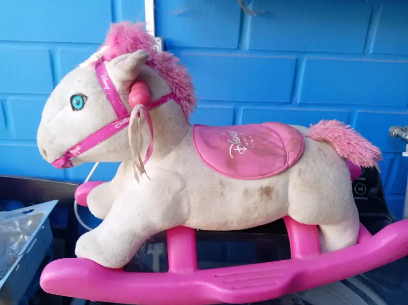 Caballo balancín infantil rosado - 2