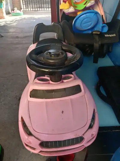 Auto de juguete rosado para niños - miniatura 2