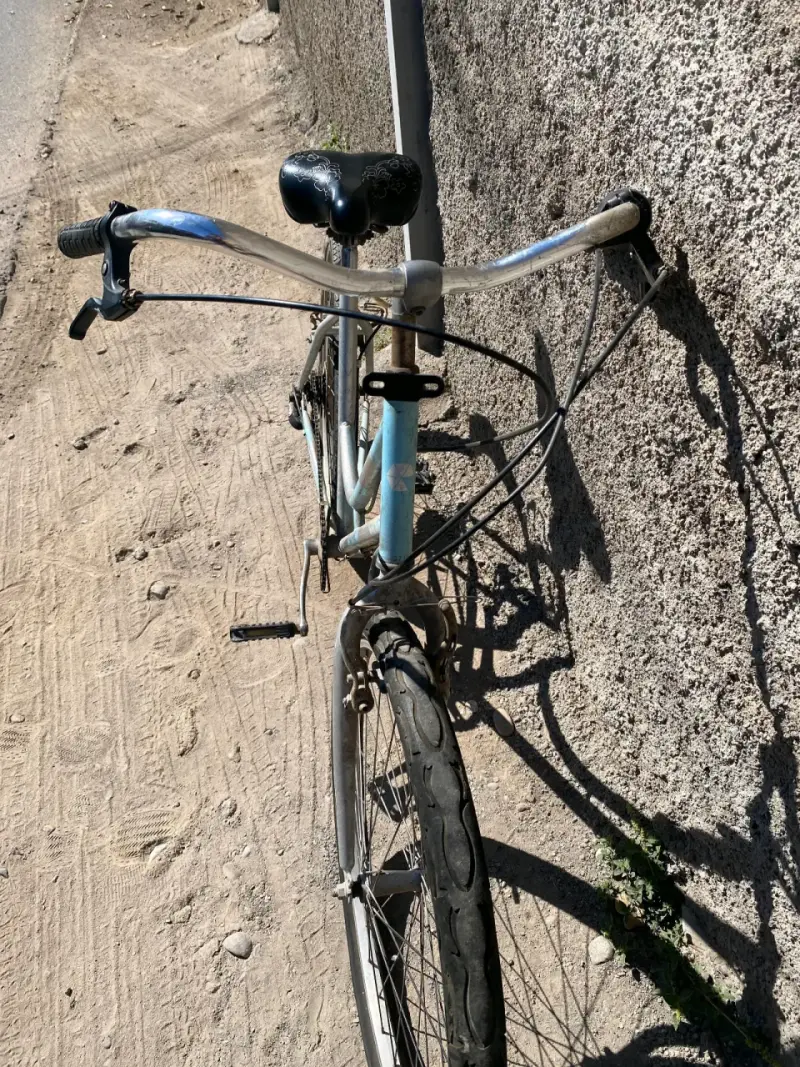Bicicleta vintage azul claro - 2