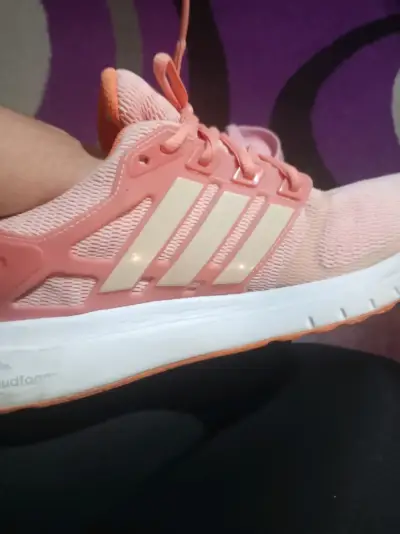 Zapatillas rosadas deportivas - miniatura 1