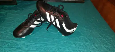 Zapatillas de fútbol negras - miniatura 1