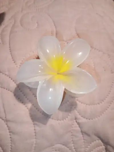 Flor decorativa de plástico - miniatura 1