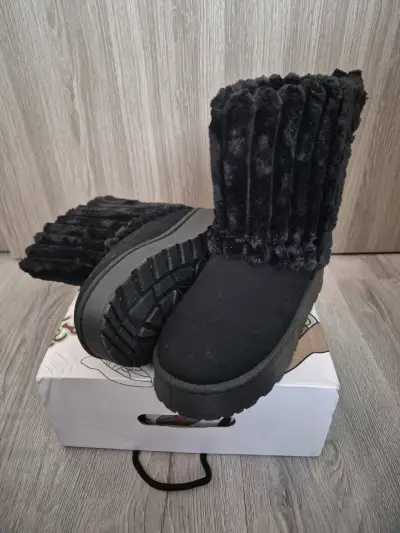 Botas peludas negras de invierno - miniatura 2