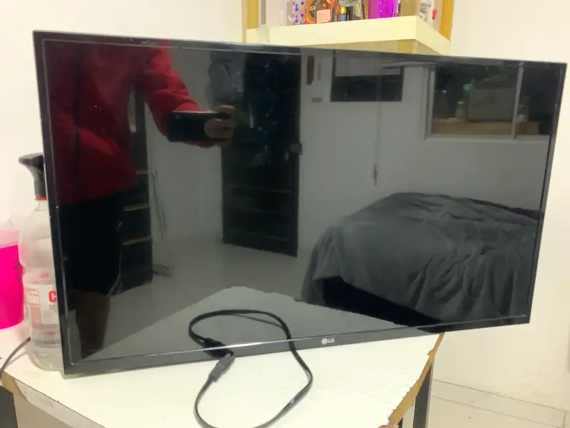 Televisor LG pantalla plana - 1