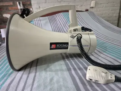Megáfono Sognotech con micrófono - miniatura 1