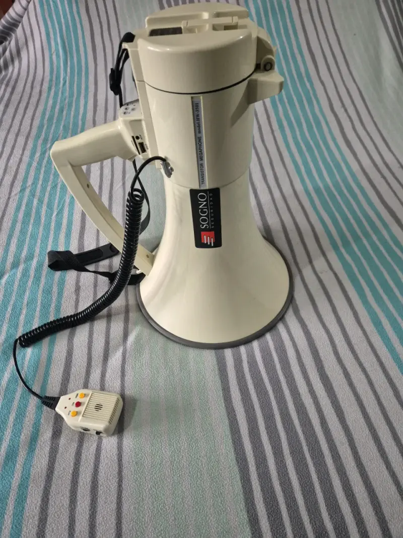 Megáfono Sognotech con micrófono - 3