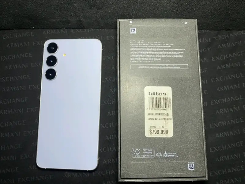 Vendo Samsung Galaxy S25 FE color Icy Blue, comple - 4