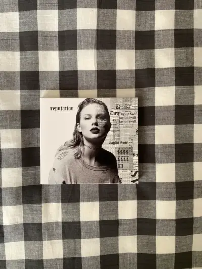 CD "Reputation" de Taylor Swift - miniatura 1